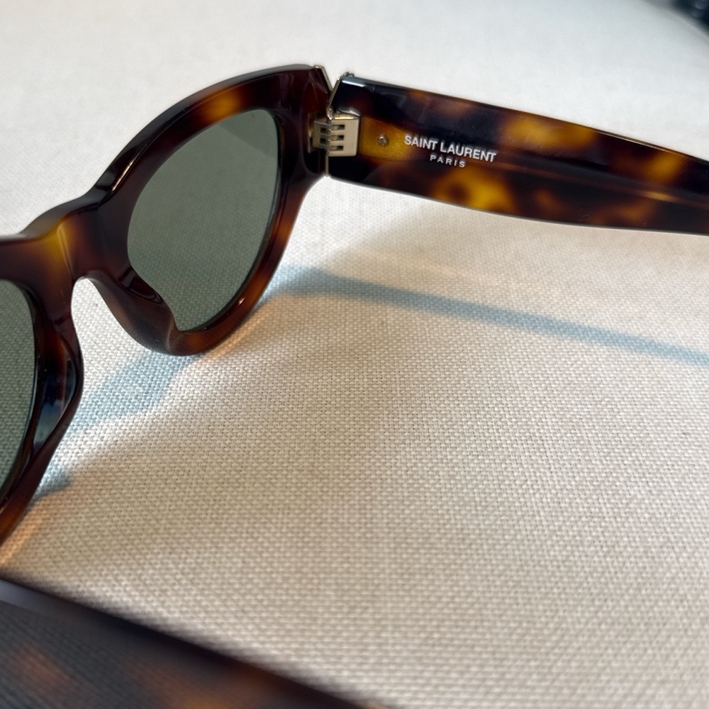Tortoise Shell Sunglasses - Picture 4 of 7
